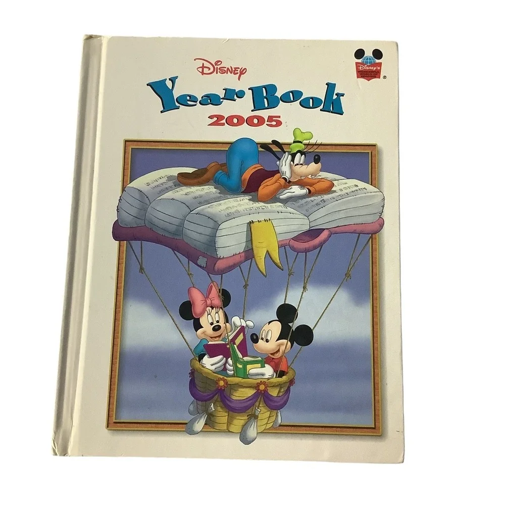 Disney Year Book 2005 Children's Book‎ Featuring Mickey Minnie Goofy Donald